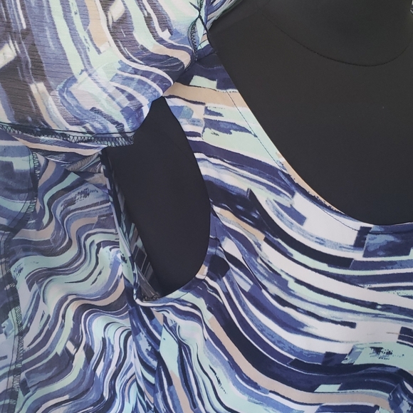 JM Collection Large Abstract Top Petite Large - Picture 3 of 7